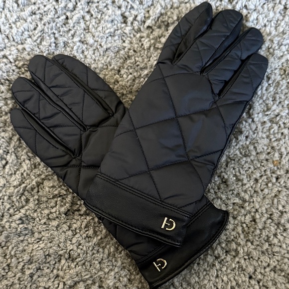 Cole Haan Women's Black Quilted Gloves - Picture 1 of 1